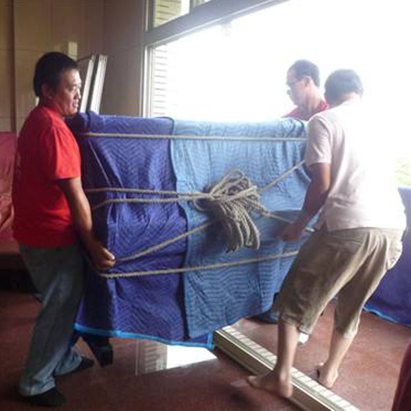 鋼琴、魚缸專運(yùn)現(xiàn)場(chǎng)